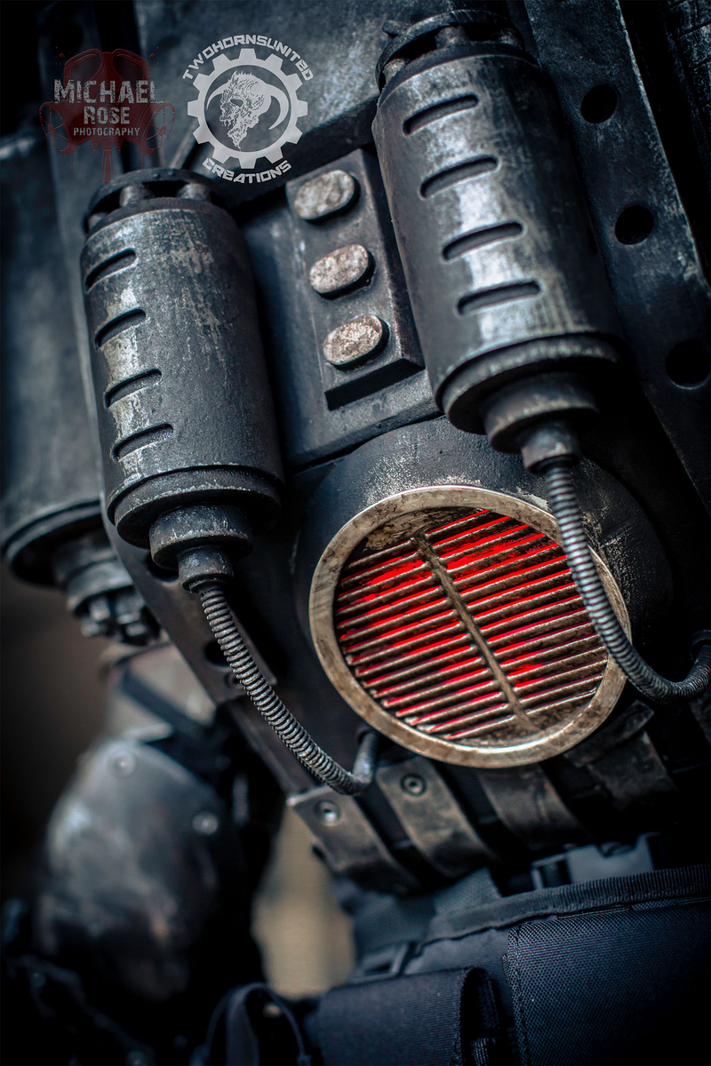 Illustration for article titled Cosplay Is A Dieselpunk Nightmare
